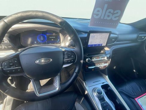 Used 2023 Ford Explorer Platinum w/ Class IV Trailer Tow Package image 12