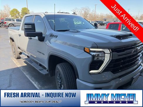 Used 2024 Chevrolet Silverado 2500 LT w/ Z71 Sport Edition image 3