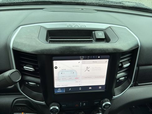 Used 2024 RAM 2500 Big Horn image 24