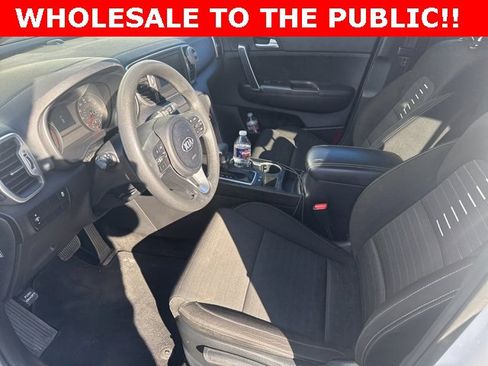 Used 2018 Kia Sportage LX image 9