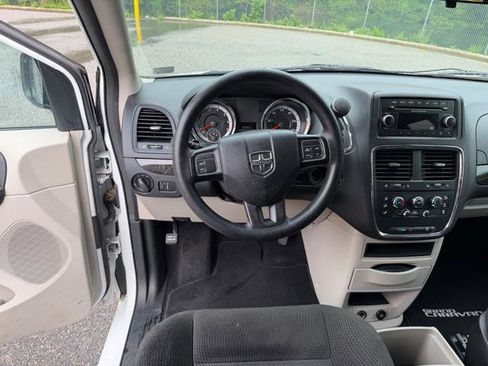 Used 2016 Dodge Grand Caravan SE w/ Quick Order Package 29E SE FWD image 25