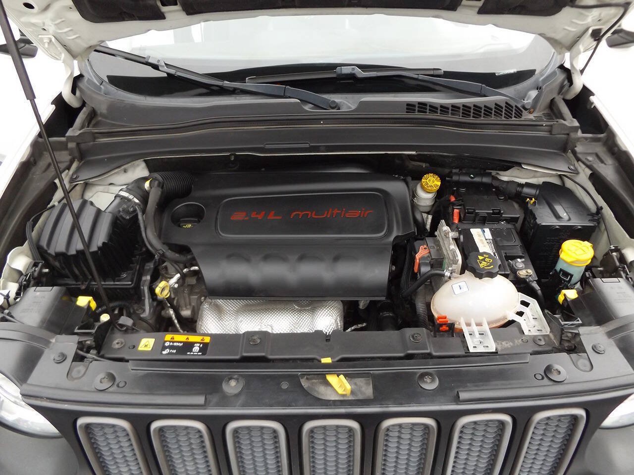 Used 2016 Jeep Renegade 75th Anniversary FWD image 33