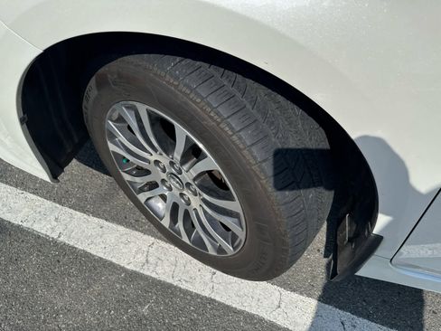 Used 2020 Toyota Sienna XLE w/ XLE Navigation Package image 5