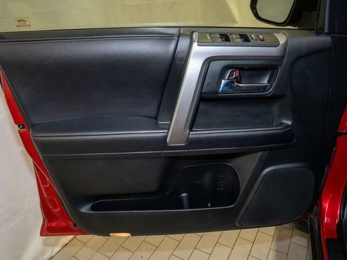 Used 2019 Toyota 4Runner SR5 Premium image 12