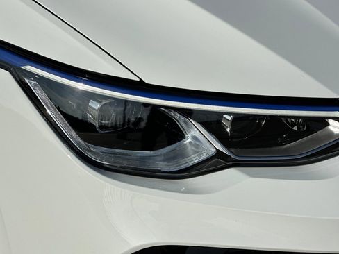 Used 2022 Volkswagen Golf R image 10