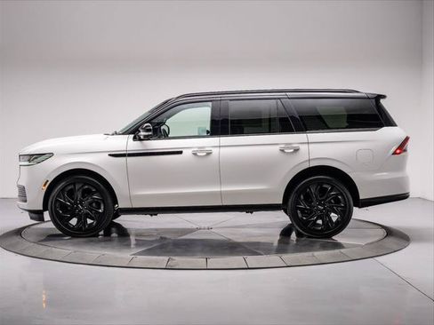 New 2026 Lincoln Navigator Black Label AWD/4WD image 2