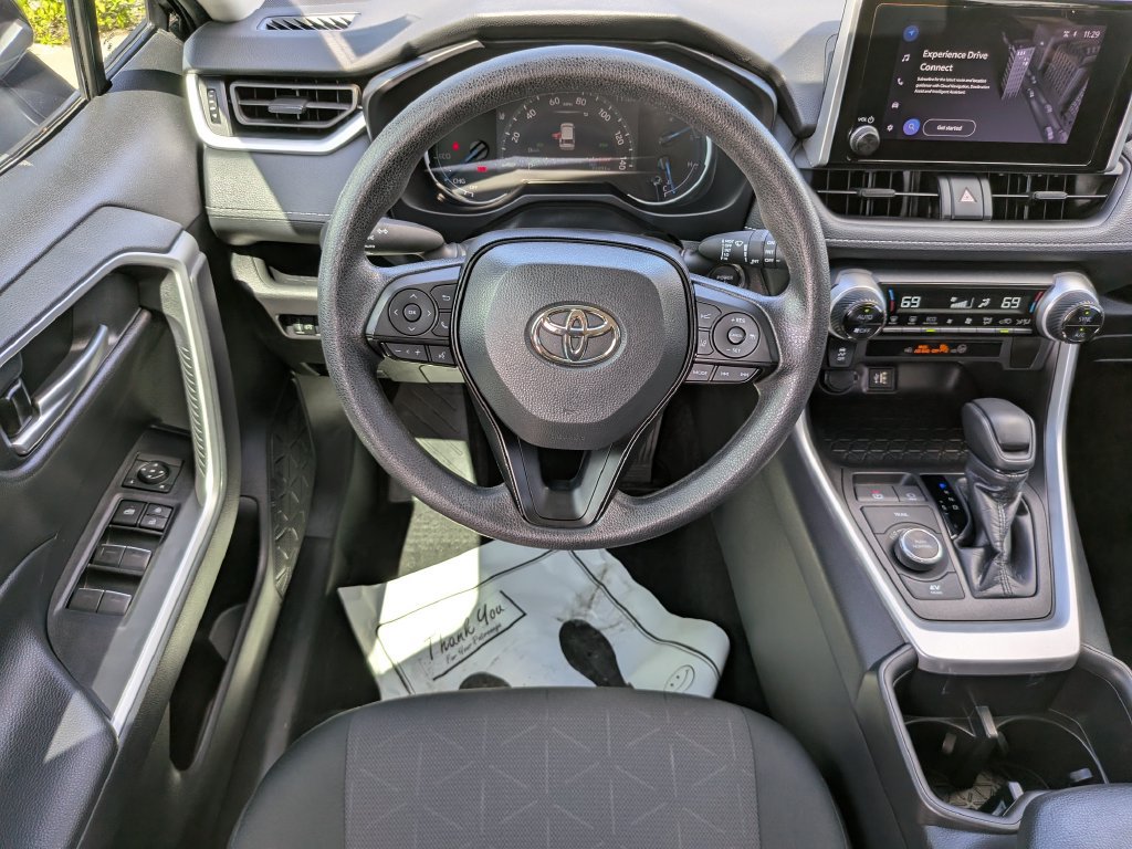 Used 2024 Toyota RAV4 XLE AWD/4WD image 16