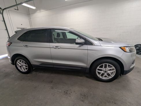 Used 2023 Ford Edge SEL AWD/4WD image 3
