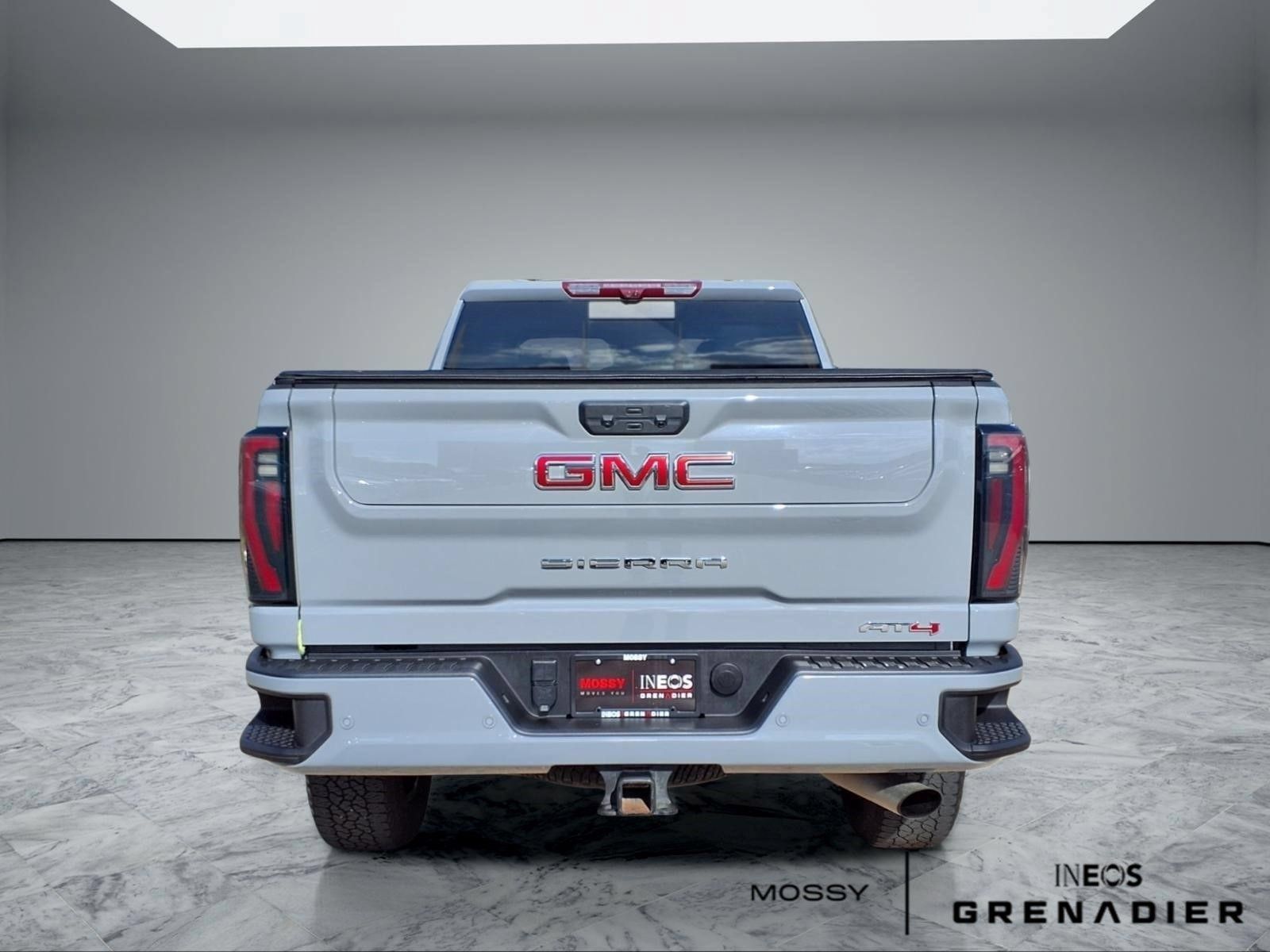Used 2025 GMC Sierra 2500 AT4 w/ AT4 Premium Plus Package AWD/4WD image 6