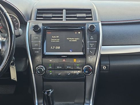 Used 2016 Toyota Camry SE w/ Moonroof Package image 22