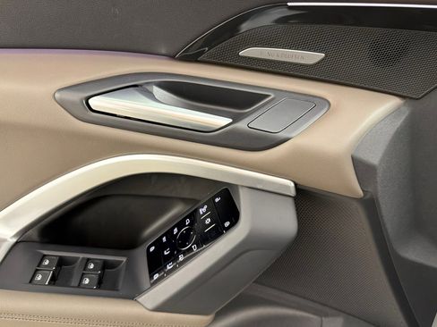 Used 2025 Audi Q5 Premium Plus w/ Premium Plus image 10