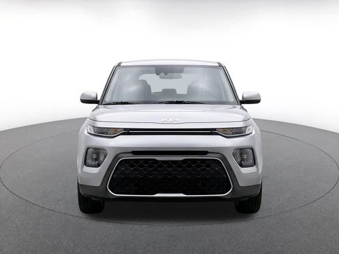 Used 2025 Kia Soul LX w/ LX Technology Package FWD image 2