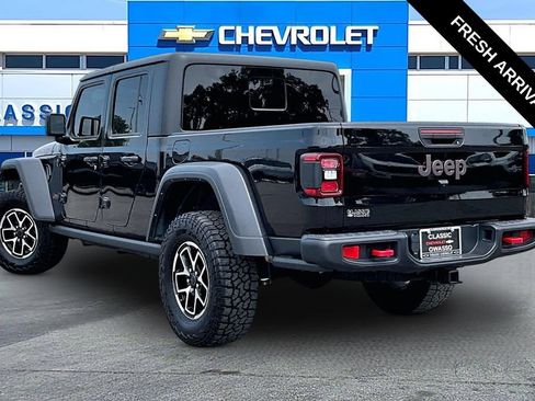 Used 2024 Jeep Gladiator Rubicon AWD/4WD image 3