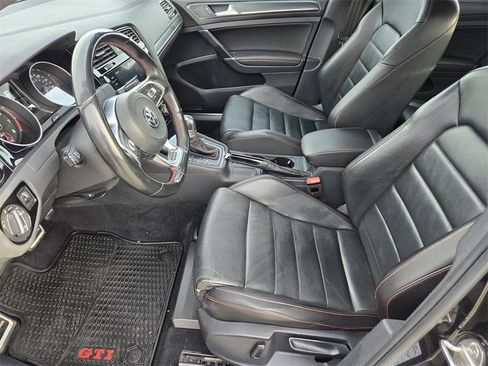 Used 2019 Volkswagen Golf 4-Door image 11