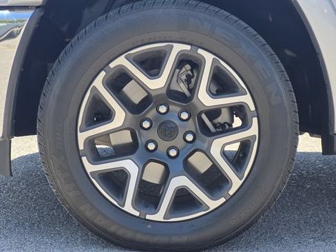 Used 2025 RAM 1500 Laramie AWD/4WD image 7