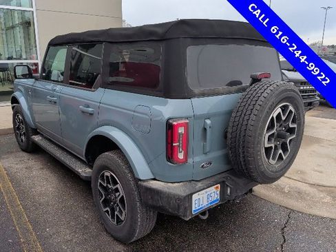 Used 2022 Ford Bronco Outer Banks image 3