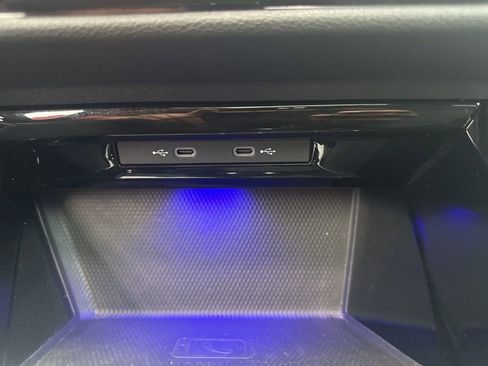 Used 2024 Volkswagen Golf R image 10