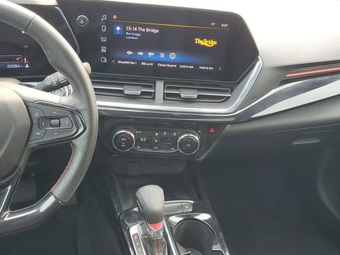 Used 2025 Chevrolet Trax RS w/ Sunroof Package FWD image 13