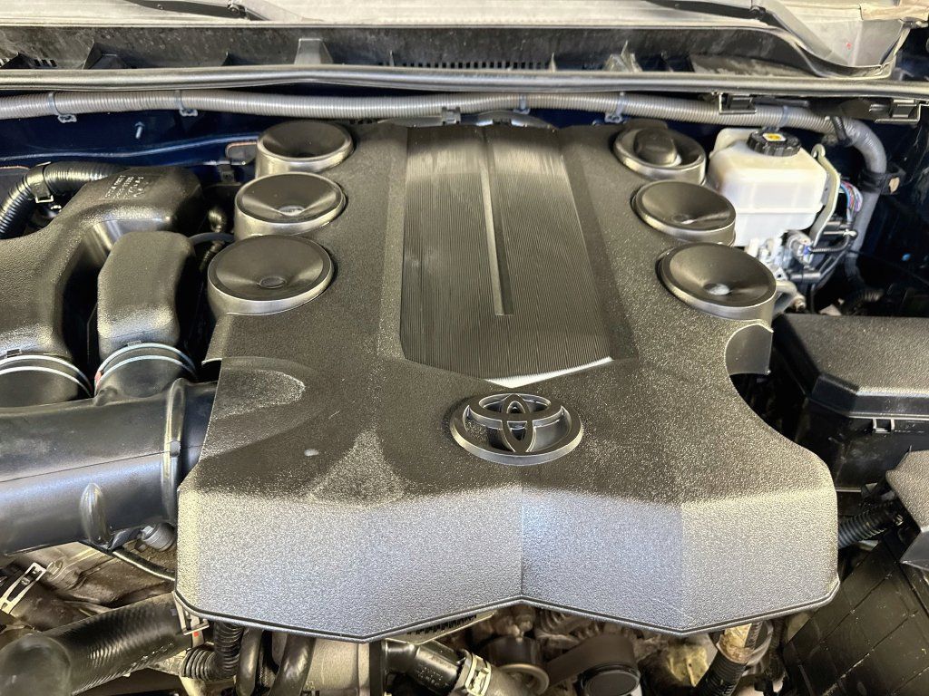 Used 2018 Toyota 4Runner TRD Off-Road Premium AWD/4WD image 38