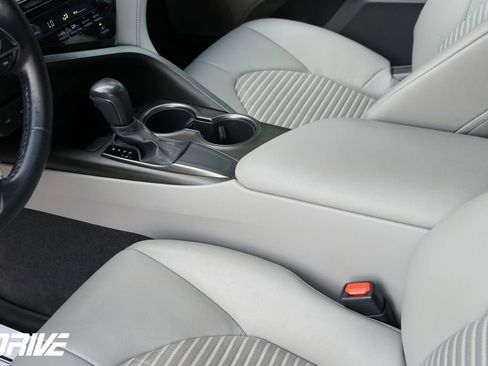 Used 2021 Toyota Camry SE image 26