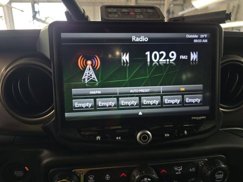 Used 2020 Jeep Wrangler Unlimited Sport S image 11