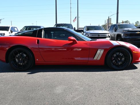 Used 2006 Chevrolet Corvette Coupe w/ Performance Package image 11