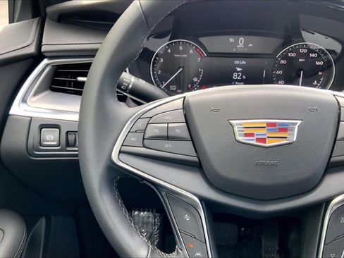 Used 2025 Cadillac XT5 Luxury w/ LPO, Floor Liner Package AWD/4WD image 18
