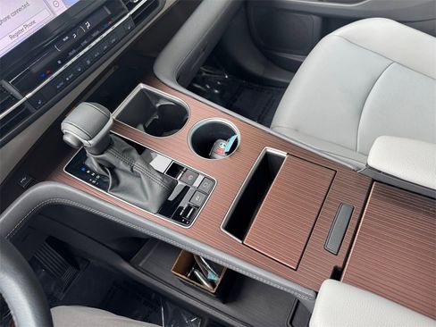 Used 2024 Toyota Sienna XLE image 22