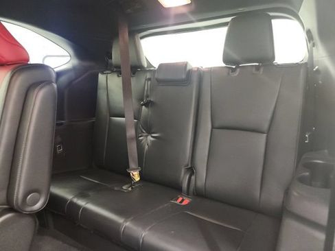 Used 2022 Toyota Highlander XSE FWD image 10
