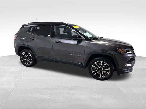 Certified 2024 Jeep Compass Limited image 23
