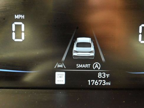 Certified 2025 Hyundai Elantra SE FWD image 16
