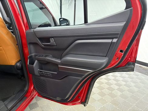 Used 2025 Toyota 4Runner SR5 image 17