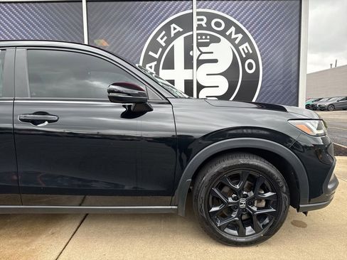 Used 2024 Honda HR-V Sport image 3