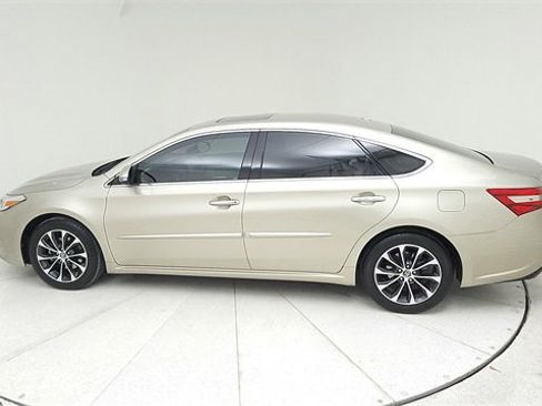 Used 2016 Toyota Avalon XLE Premium image 8