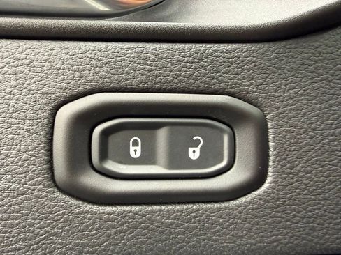 Used 2022 Jeep Wrangler Unlimited Rubicon image 19