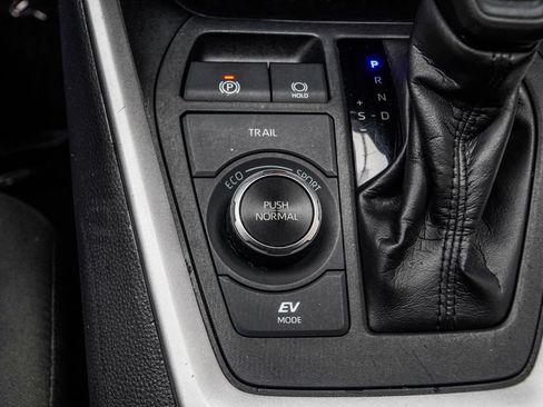 Used 2024 Toyota RAV4 XLE AWD/4WD image 21