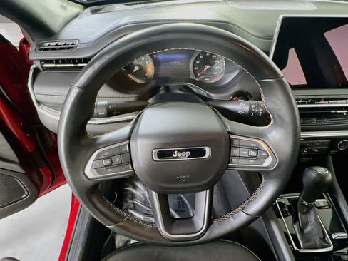 Used 2022 Jeep Compass Limited AWD/4WD image 11