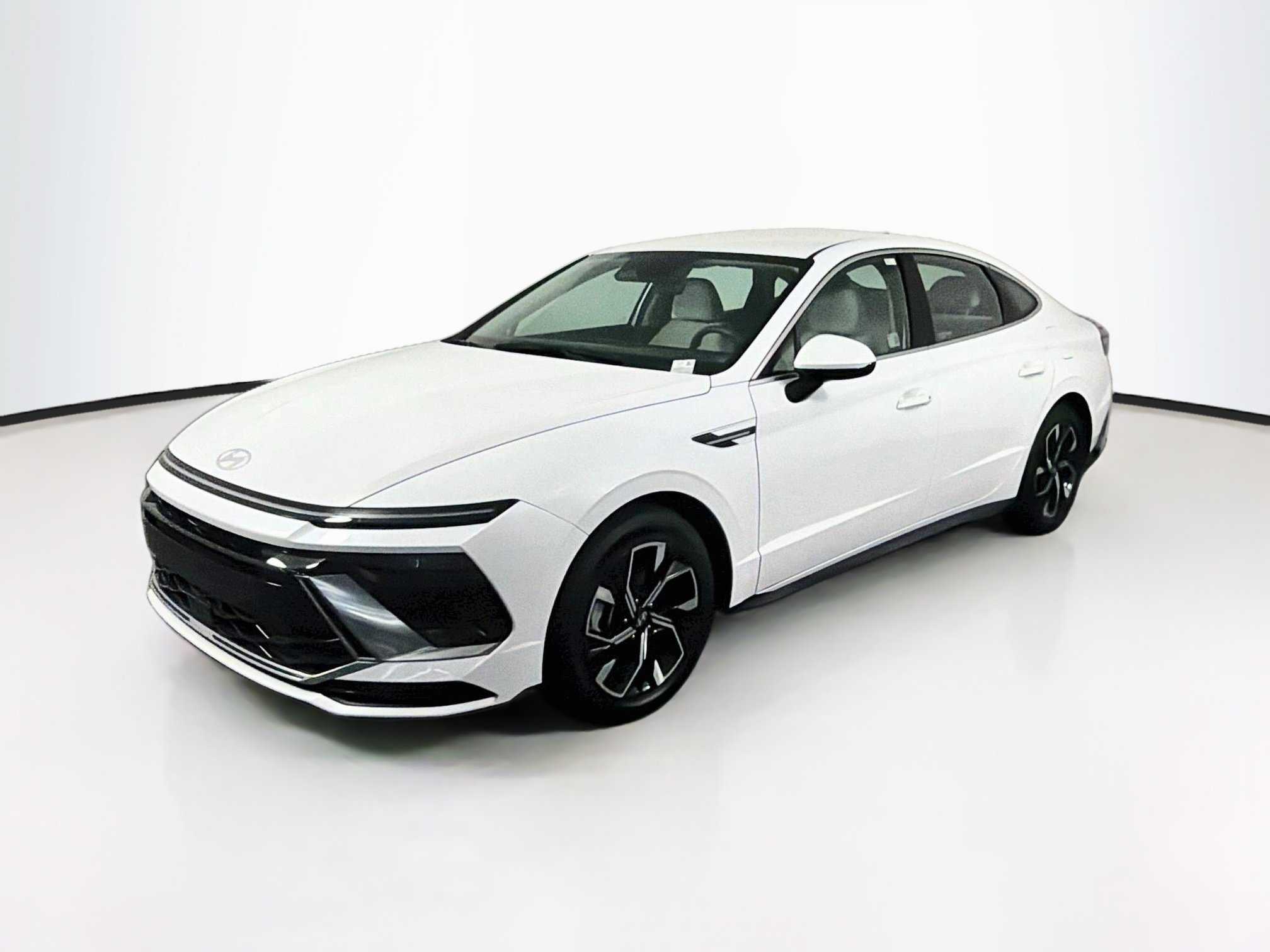 Used 2025 Hyundai Sonata SEL FWD image 3