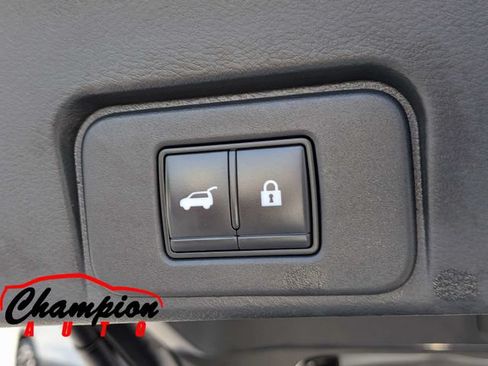 Used 2021 Nissan Rogue SL FWD image 16