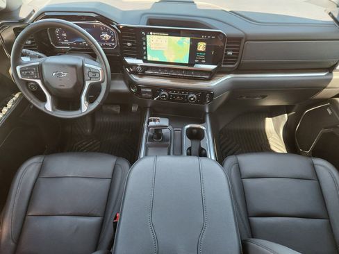 Used 2024 Chevrolet Silverado 1500 LT Trail Boss w/ Convenience Package II image 25