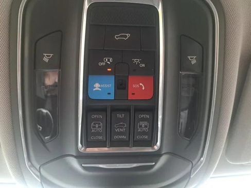 Certified 2022 Jeep Grand Cherokee L Limited image 31