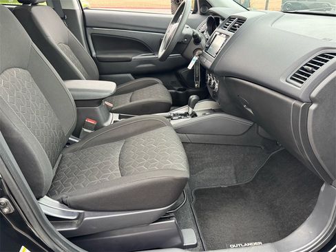Used 2025 Mitsubishi Outlander Sport 2.0 ES image 20