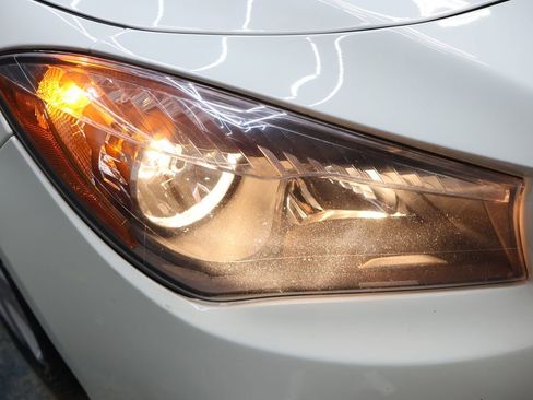 Used 2018 Mercedes-Benz CLA 250 image 26