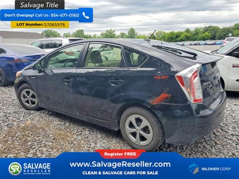 Used 2015 Toyota Prius Four FWD image 3