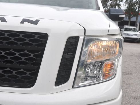Used 2018 Nissan Titan SV w/ SV Convenience Package RWD image 32