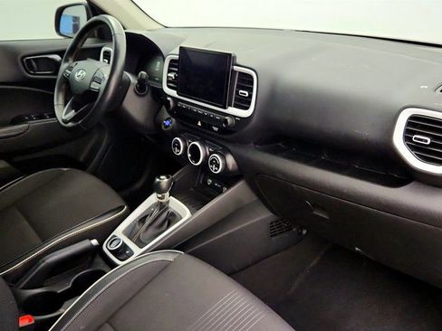 Used 2023 Hyundai Venue Limited FWD image 24