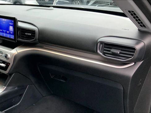 Certified 2022 Ford Explorer XLT w/ Equipment Group 202A image 16