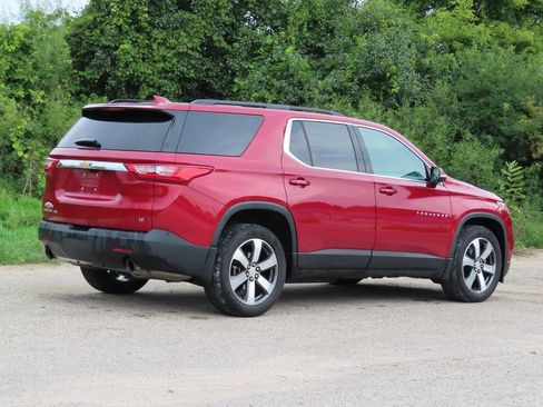 Used 2020 Chevrolet Traverse LT w/ LT Premium Package AWD/4WD image 3