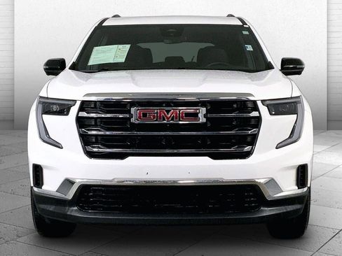 Used 2025 GMC Acadia Elevation image 2