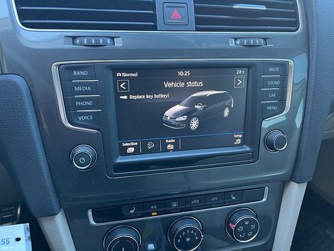 Used 2017 Volkswagen Golf Alltrack S image 28